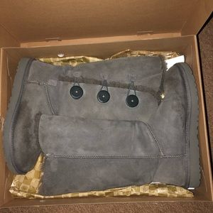 Grey ugg boots